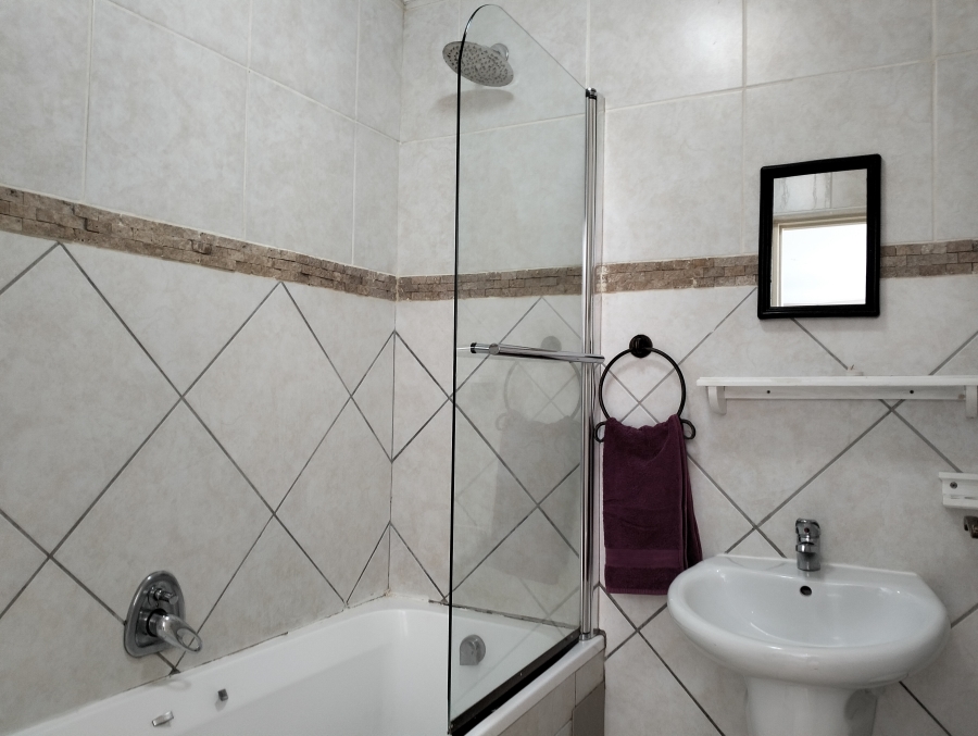 To Let 2 Bedroom Property for Rent in Jeffreys Bay Central Eastern Cape